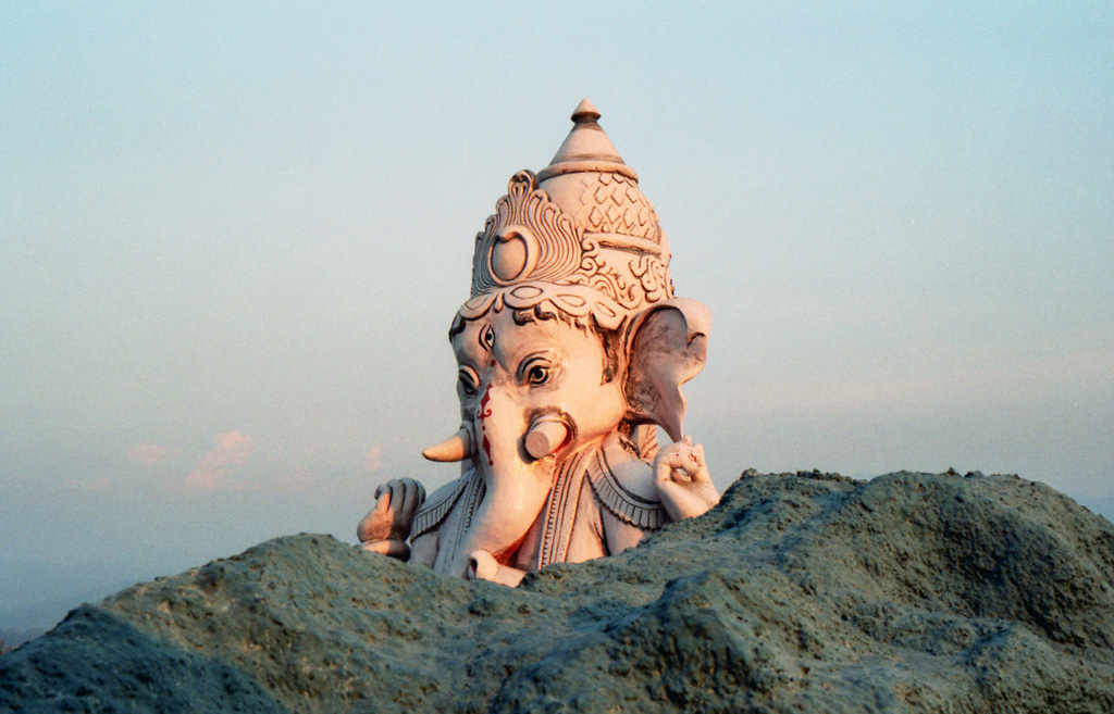 India, Hardwar, Shiva, Dec. 1995