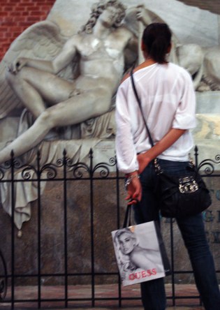 DSC00629 Maria Gloriosa Dei Frari, Canova monument - Copy blogsize