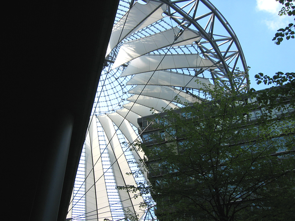 Berlin 2005-Sony roof
