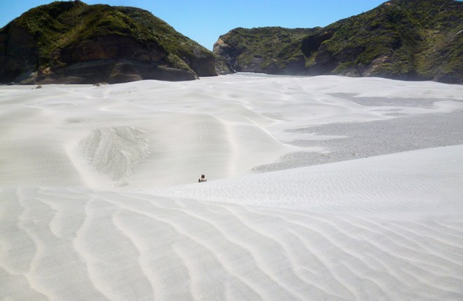 DSC00197-c Golden Bay - Wharariki Beach