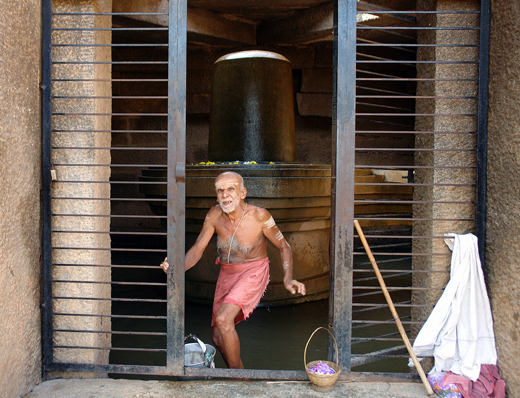 DSC00188 Badavi lingam blog