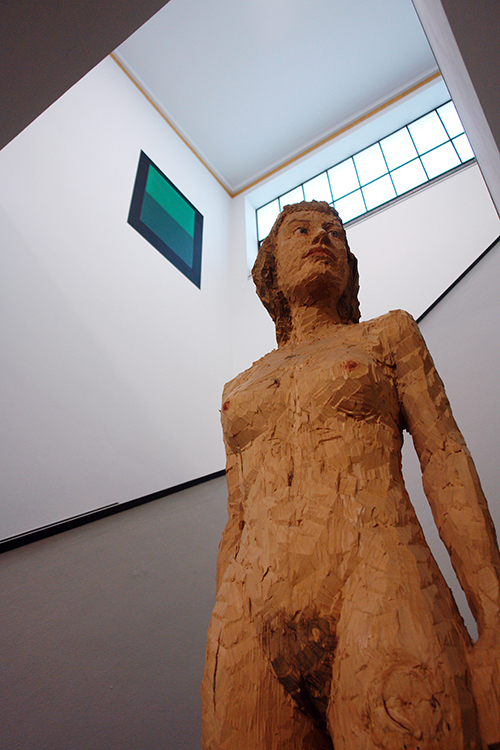 Stephan Balkenhol, Female Nude, 1999, Limewood, Gemeentemuseum The Hague, Netherlands 2015