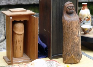 DSC00105 - fleemarket Kitano-Tenman-Gu (Kyoto) - 2008